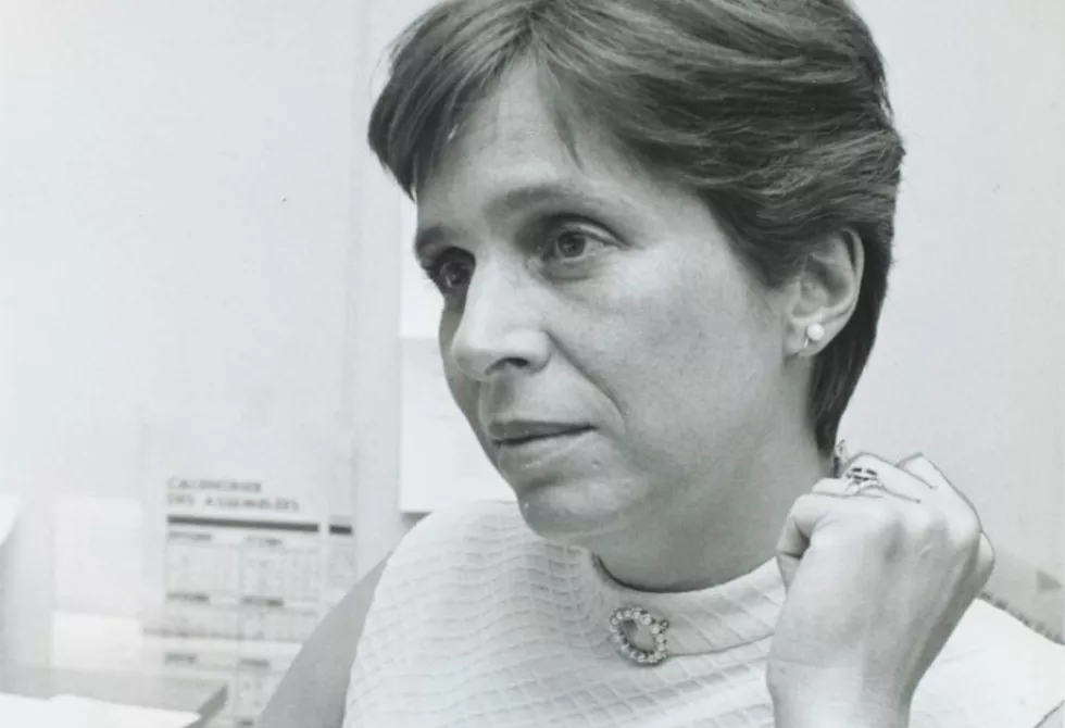 Thérèse Gouin Decarie - Photographe Paul-Henri Talbot - 1970  Cote : P833-S2-D2368  Fonds La Presse - BAnQ Vieux-Montréal